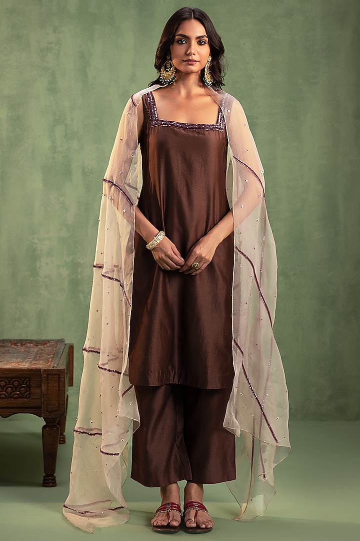 Brown Silk Chanderi Hand Embroidered Kurta Set by Keosha at Pernia's Pop Up Shop