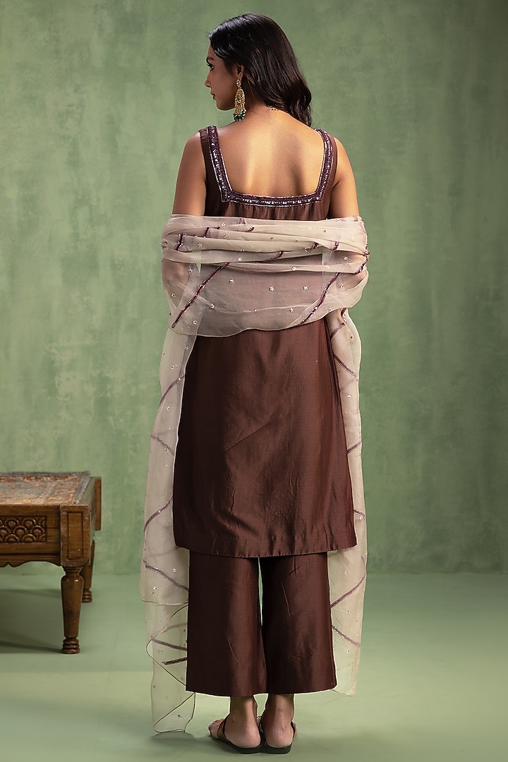 Brown Silk Chanderi Hand Embroidered Kurta Set by Keosha at Pernia's Pop Up Shop