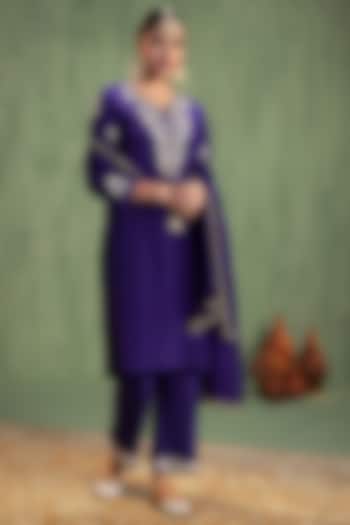 Purple Crepe Hand Embroidered Kurta Set by Keosha at Pernia's Pop Up Shop