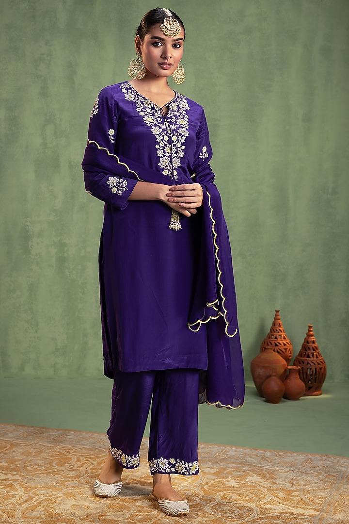 Purple Crepe Hand Embroidered Kurta Set by Keosha at Pernia's Pop Up Shop