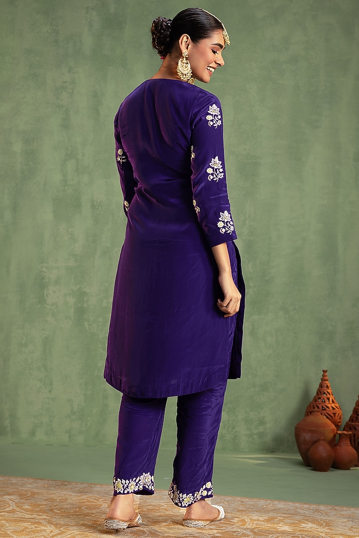 Purple Crepe Hand Embroidered Kurta Set by Keosha at Pernia's Pop Up Shop