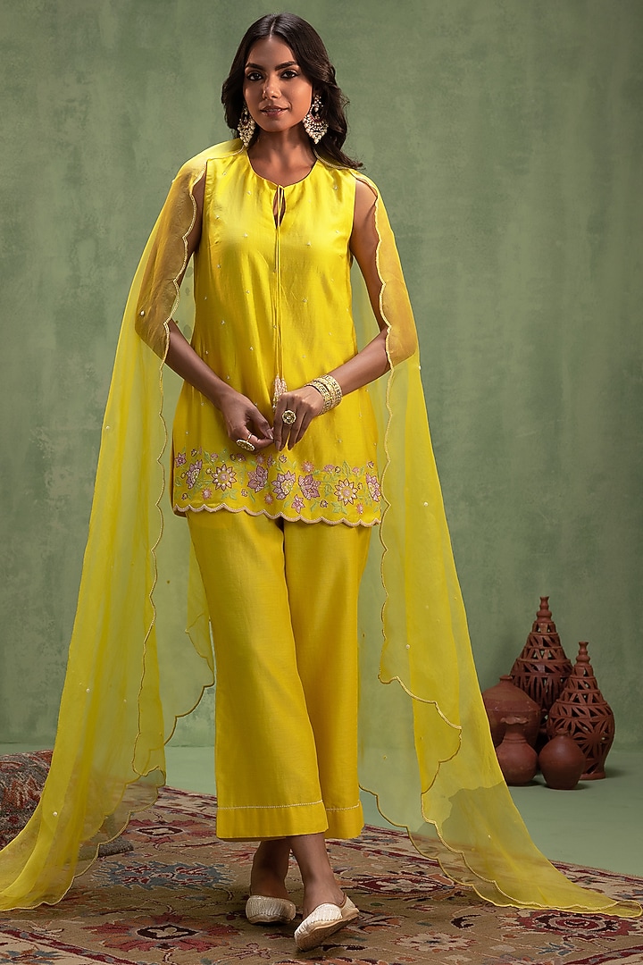 Yellow Silk Chanderi Hand Embroidered Kurta Set by Keosha at Pernia's Pop Up Shop