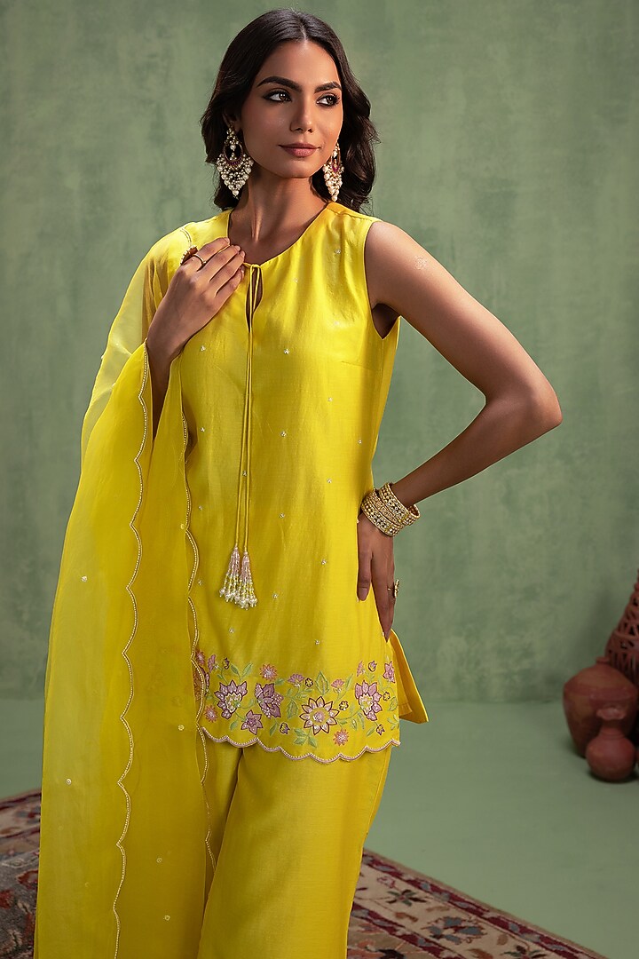 Yellow Silk Chanderi Hand Embroidered Kurta Set by Keosha at Pernia's Pop Up Shop