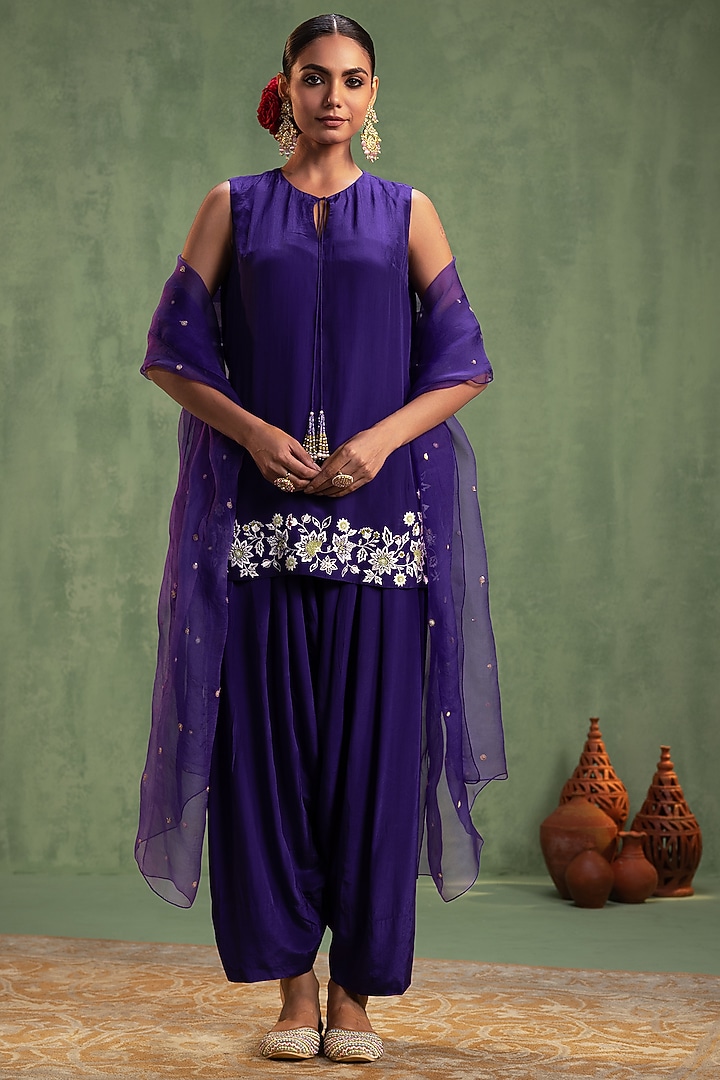 Purple Crepe Hand Embroidered Short Kurta Set by Keosha at Pernia's Pop Up Shop