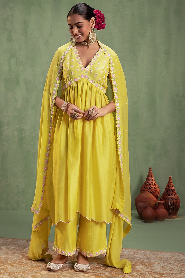 Yellow Silk Chanderi Hand Embroidered Kurta Set by Keosha at Pernia's Pop Up Shop