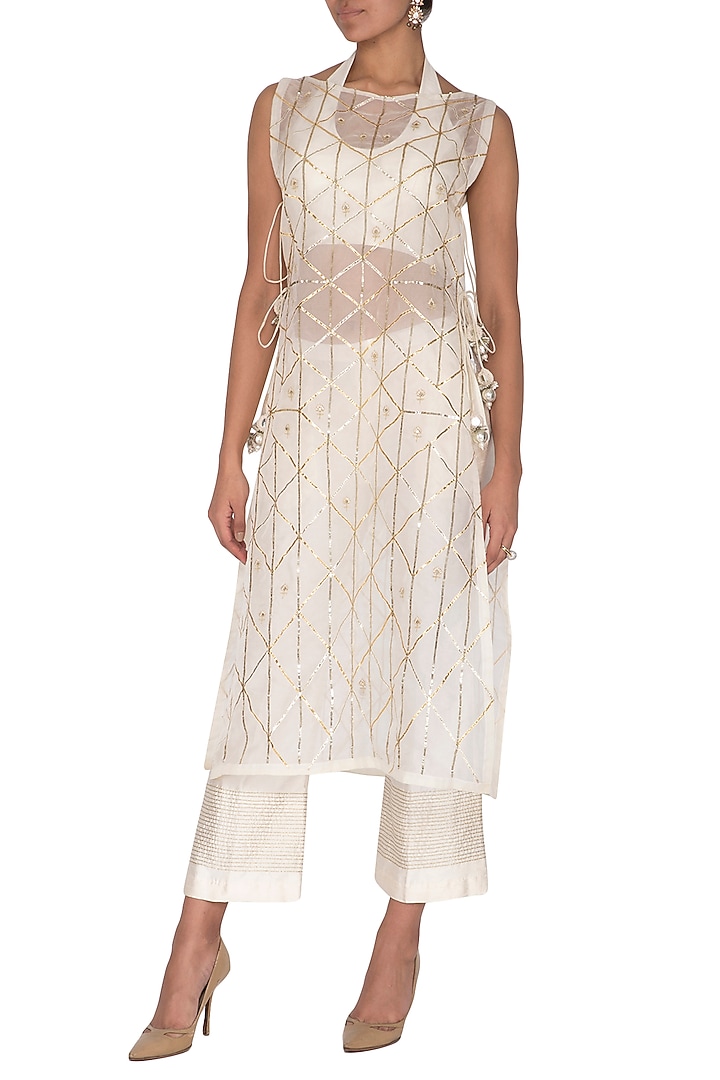 White Embroidered Kurta With Bustier & Pants by KAIA at Pernia's Pop Up Shop