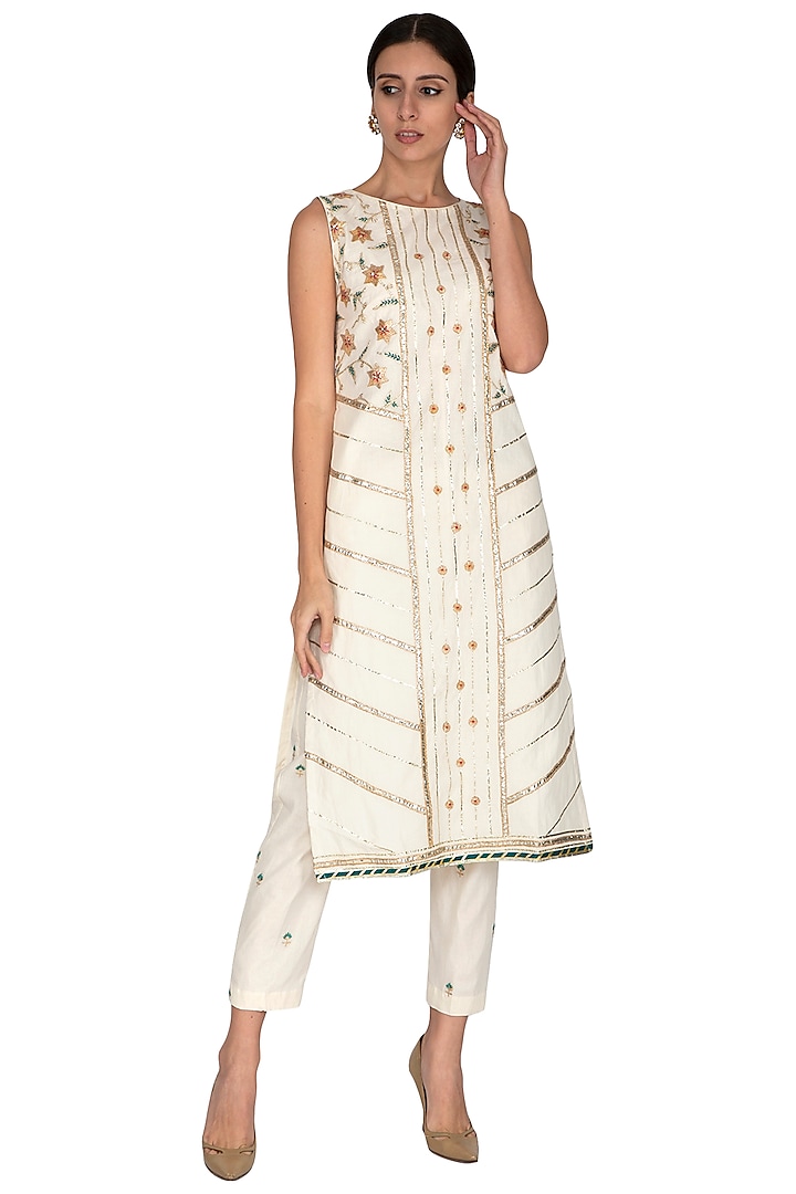 Off White Embroidered Kurta With Pants by KAIA