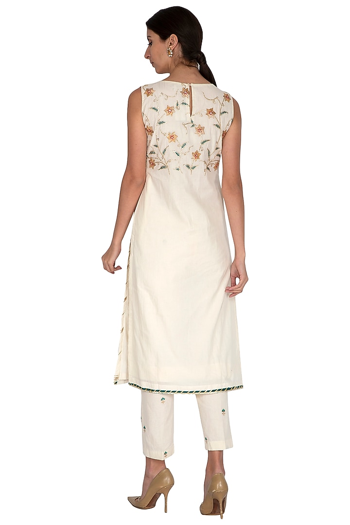 Off White Embroidered Kurta With Pants by KAIA at Pernia's Pop Up Shop