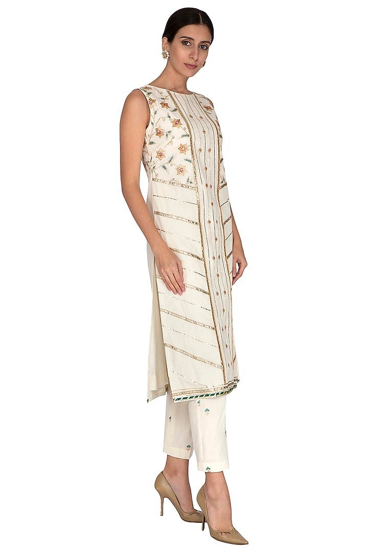 Off White Embroidered Kurta With Pants by KAIA at Pernia's Pop Up Shop