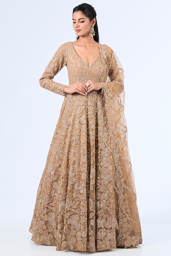 Gold Organza Cutdana & Zardosi Embroidered Bridal Lehenga Set by Kalighata at Pernia's Pop Up Shop