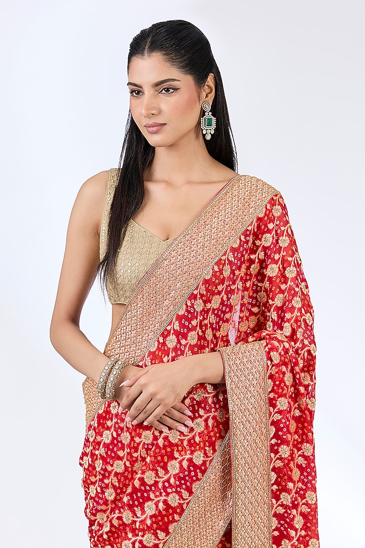 Red Bandhej Handloom Sequin & Thread Hand Embroidered Reception Saree Set by Kalighata at Pernia's Pop Up Shop