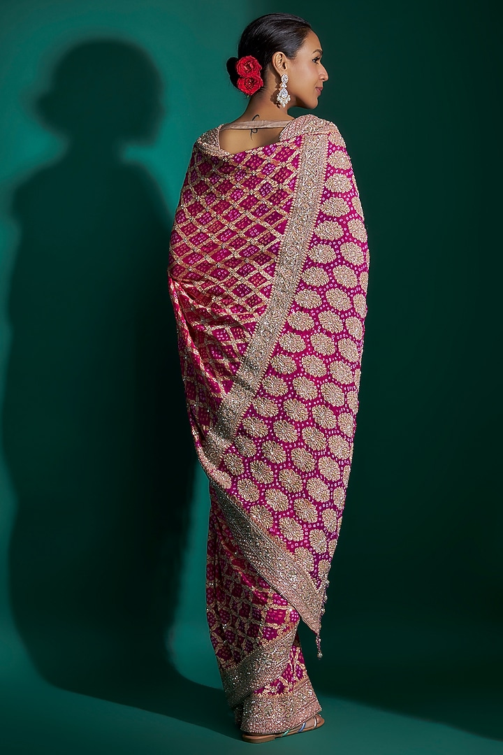 Fuchsia Bandhej Handloom Sequins Hand Embroidered Reception Saree Set by Kalighata at Pernia's Pop Up Shop