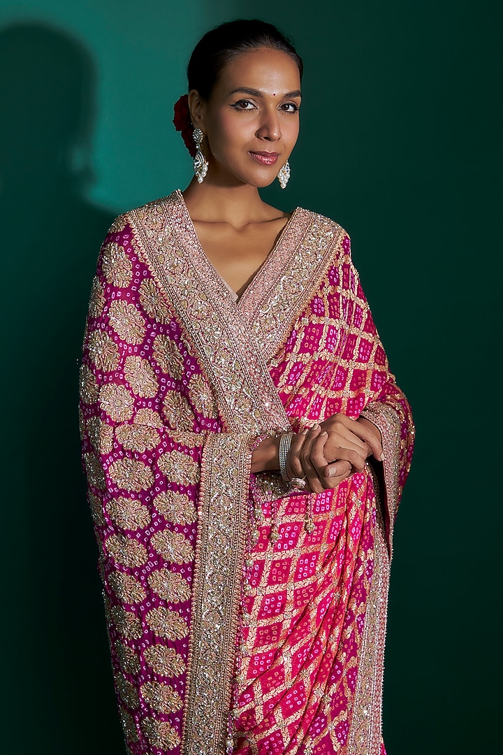 Fuchsia Bandhej Handloom Sequins Hand Embroidered Reception Saree Set by Kalighata at Pernia's Pop Up Shop