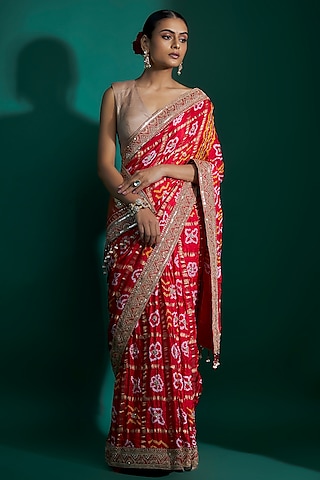 Red Bandhej Handloom Sequins Hand Embroidered Saree Set by Kalighata