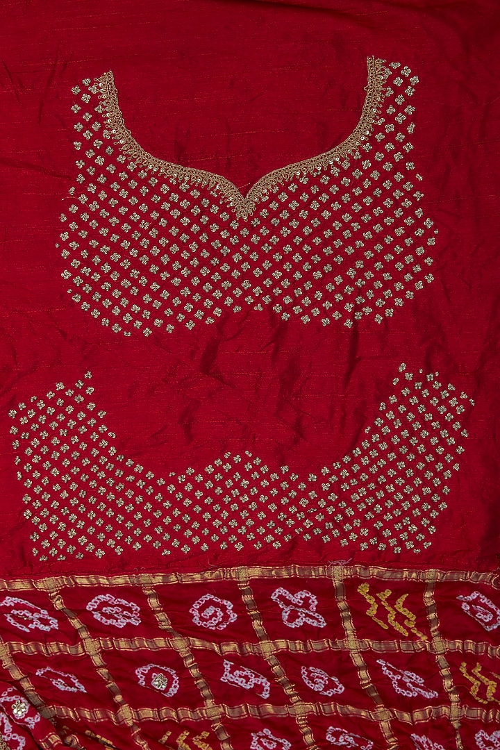 Red Bandhej Handloom Sequins Hand Embroidered Reception Saree Set by Kalighata at Pernia's Pop Up Shop