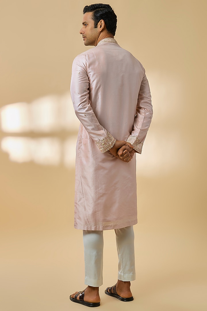 Pink Silk Chanderi Kurta Set by Kalighata Men at Pernia's Pop Up Shop