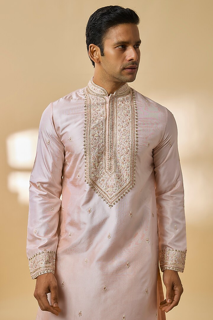 Pink Silk Chanderi Kurta Set by Kalighata Men at Pernia's Pop Up Shop