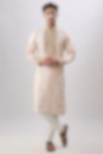 Pink Silk Chanderi Kurta Set by Kalighata Men at Pernia's Pop Up Shop