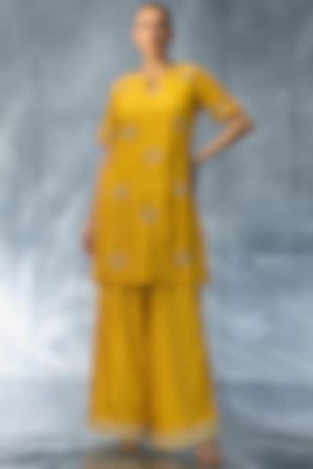 Yellow Silk Kurta Set by Kalighata Pret at Pernia's Pop Up Shop