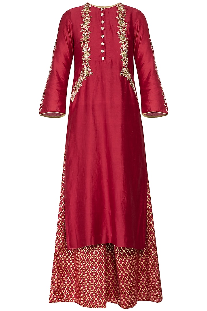 Red embroidered banarasi kurta set by KAIA
