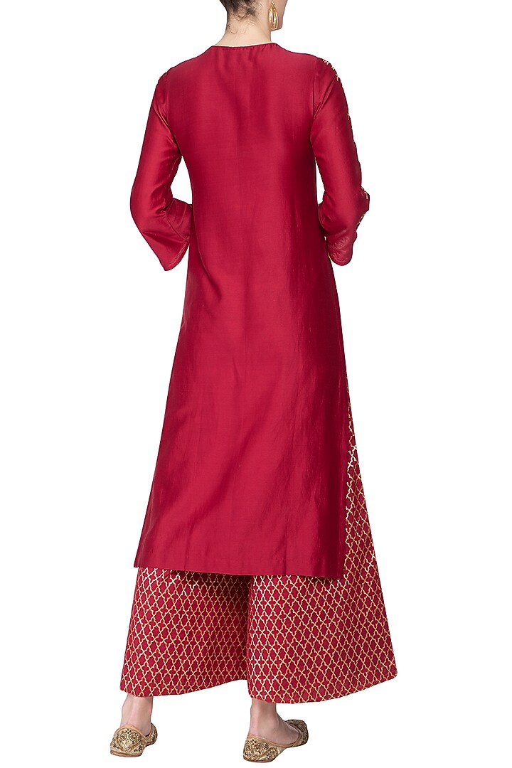 Red embroidered banarasi kurta set by KAIA at Pernia's Pop Up Shop