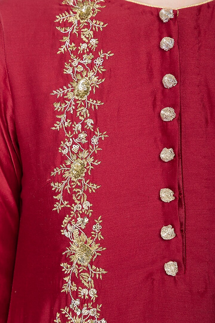 Red embroidered banarasi kurta set by KAIA at Pernia's Pop Up Shop