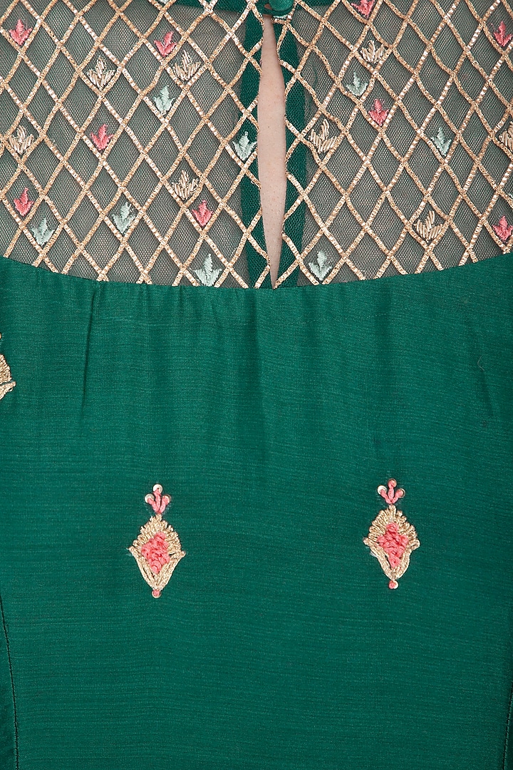 Emerald green embroidered kurta set by KAIA at Pernia's Pop Up Shop