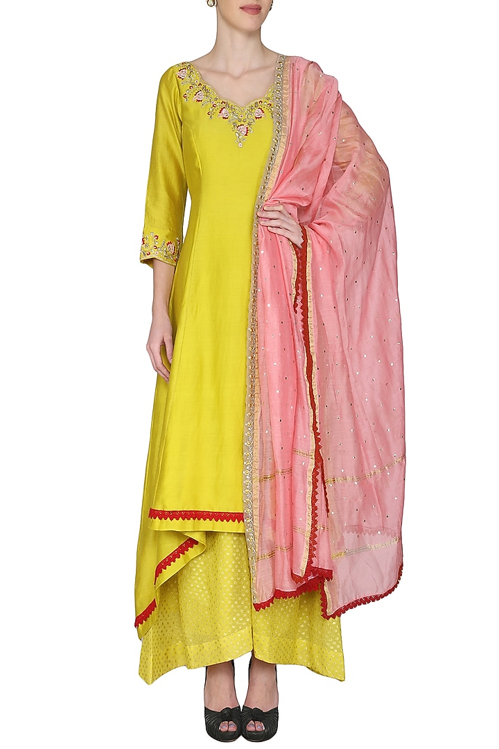 Yellow embroidered asymmetrical kurta set available only at Pernia's Pop Up Shop.