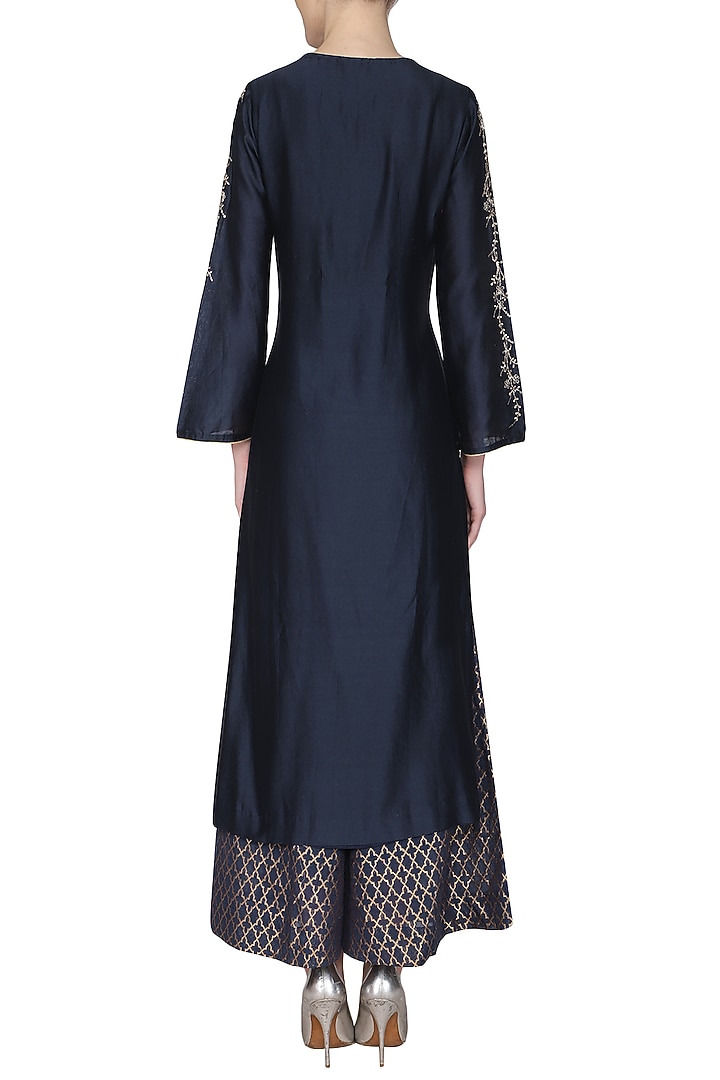 Indigo blue embroidered kurta set available only at Pernia's Pop Up Shop.