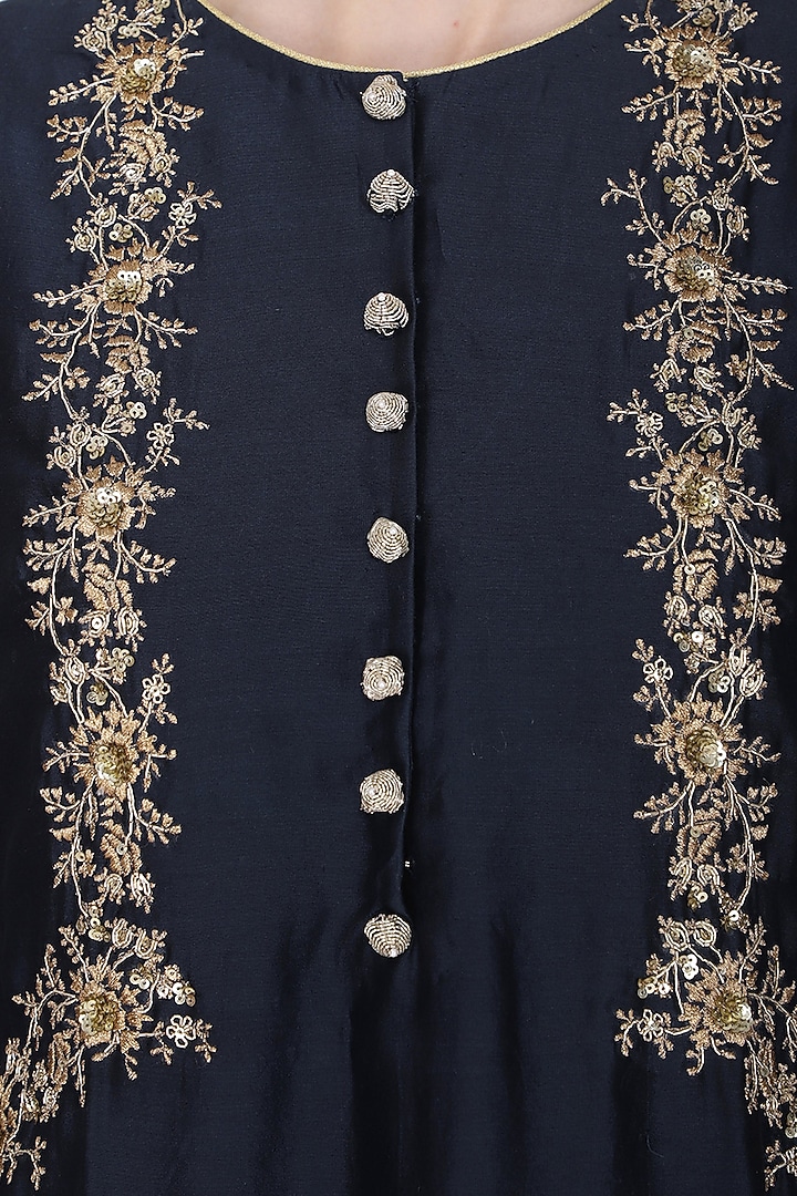 Indigo blue embroidered kurta set available only at Pernia's Pop Up Shop.