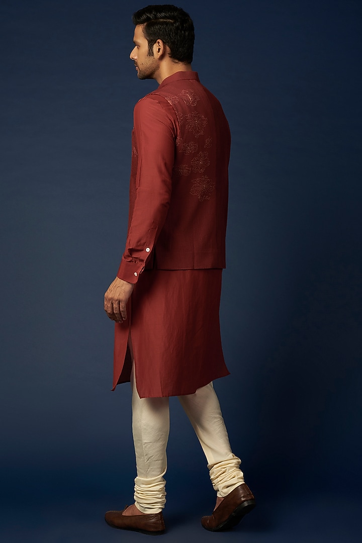 Red Embroidered Bundi Jacket With Kurta Set by Khanijo at Pernia's Pop Up Shop