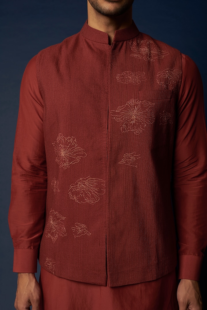 Red Embroidered Bundi Jacket With Kurta Set by Khanijo at Pernia's Pop Up Shop