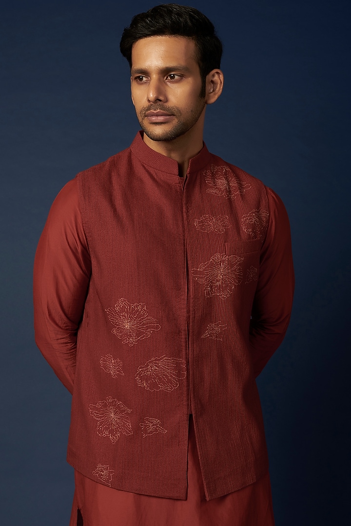 Red Embroidered Bundi Jacket With Kurta Set by Khanijo at Pernia's Pop Up Shop