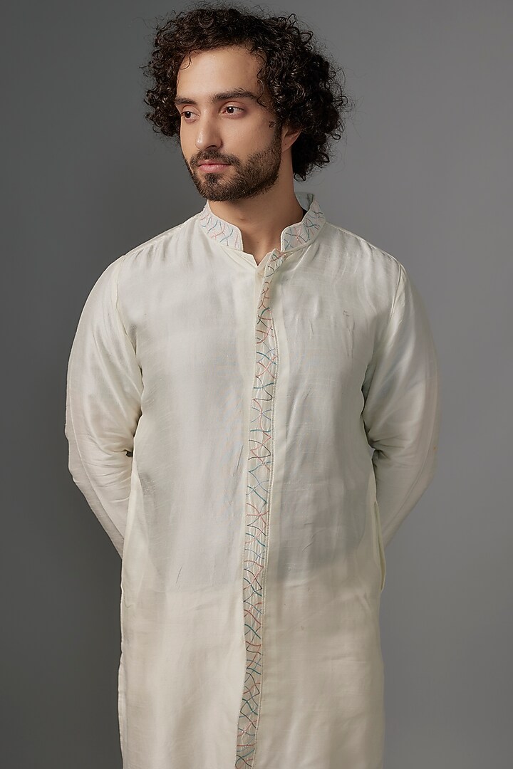 White Slub Silk Resham & Bead Work Kurta by KHUSHBOO CHUGH MEN at Pernia's Pop Up Shop