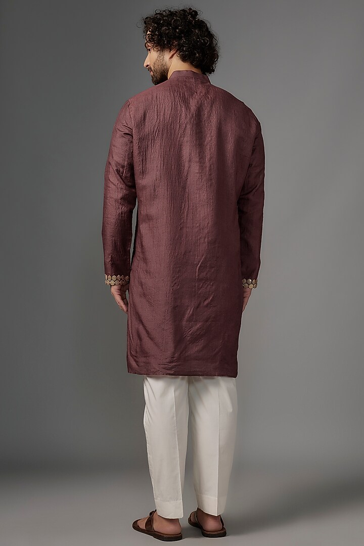 Maroon Slub Silk Cutdana Work Kurta by KHUSHBOO CHUGH MEN at Pernia's Pop Up Shop