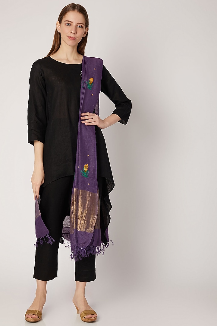 Purple Embroidered Silk Dupatta by Khes at Pernia's Pop Up Shop