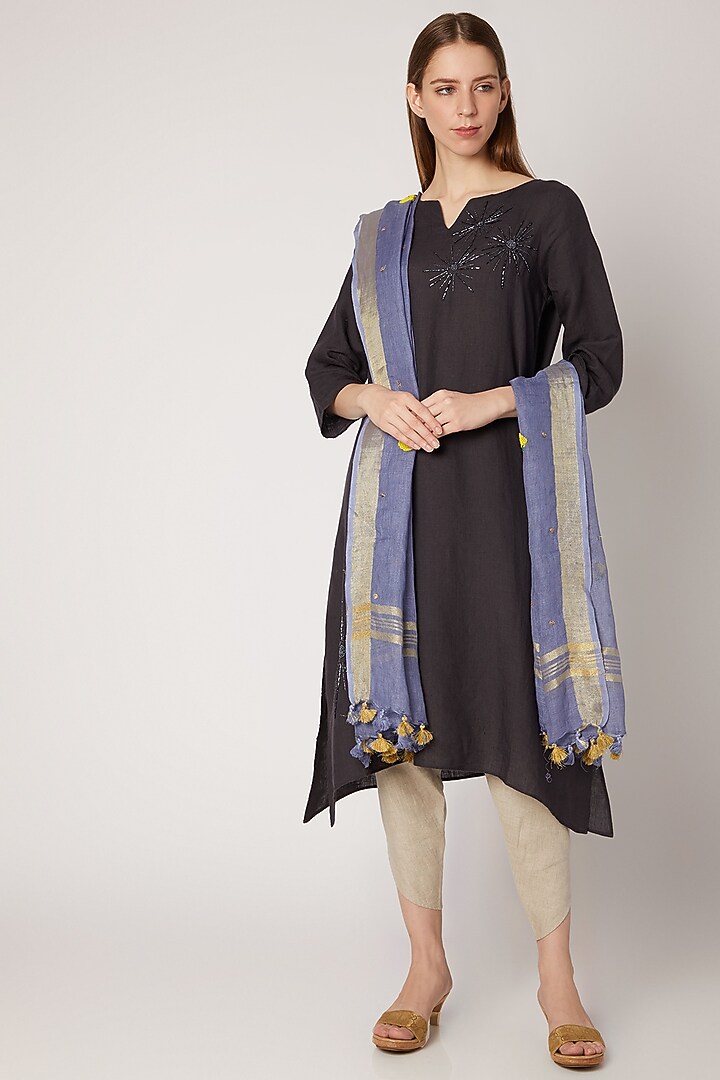 Purple Floral Embroidered Dupatta by Khes at Pernia's Pop Up Shop