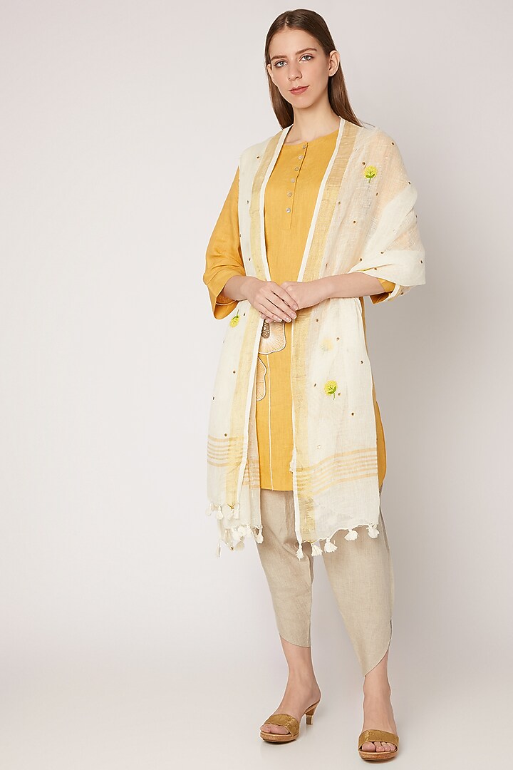 White Floral Embroidered Linen Dupatta by Khes at Pernia's Pop Up Shop