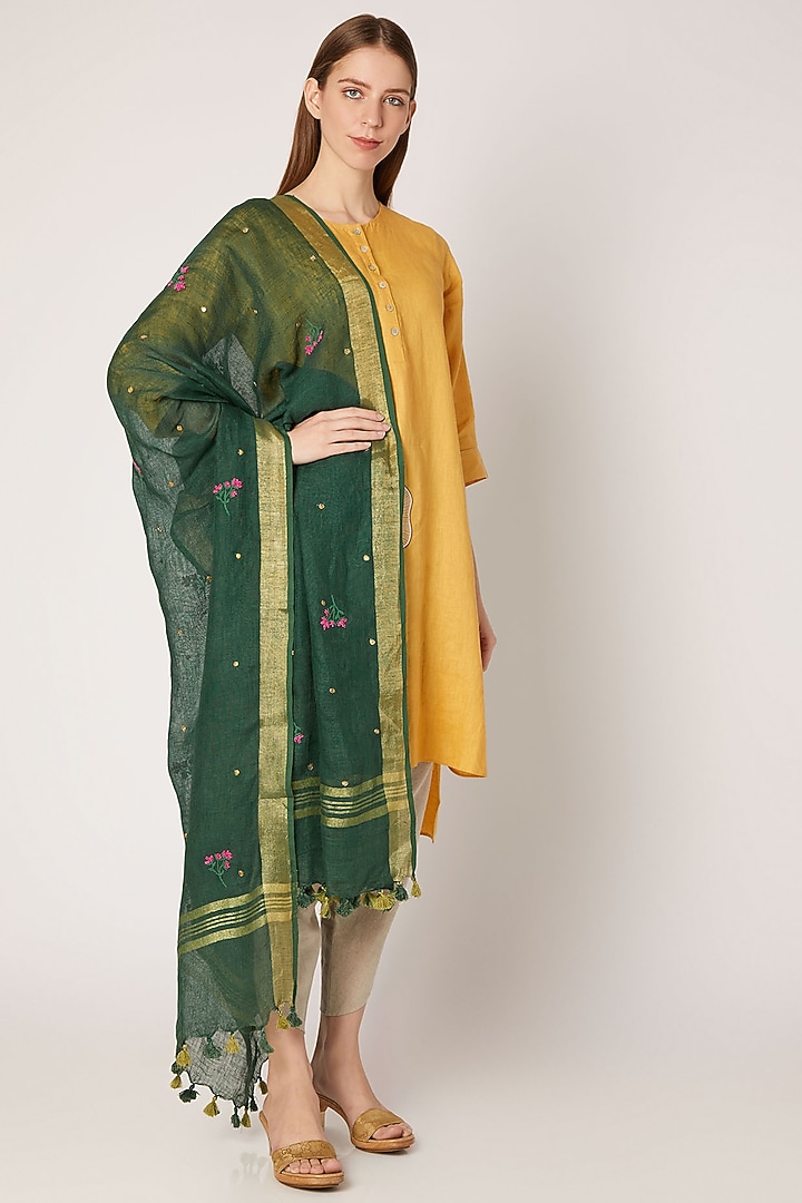 Green Floral Embroidered Dupatta by Khes at Pernia's Pop Up Shop