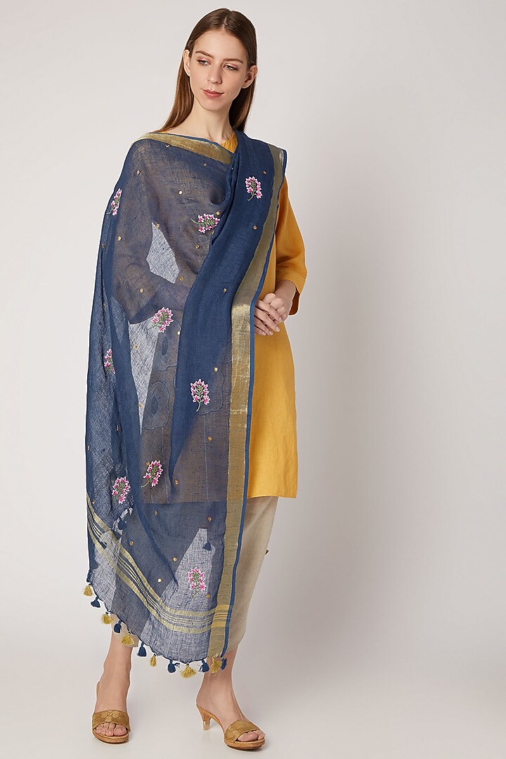 Blue Floral Embroidered Dupatta by Khes at Pernia's Pop Up Shop