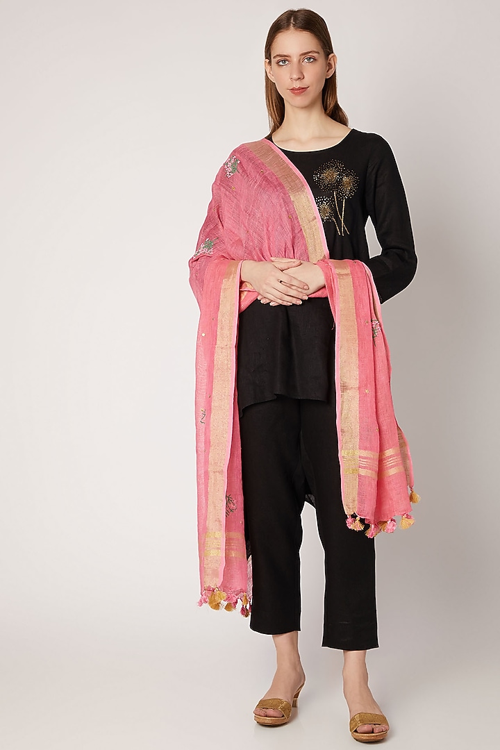 Pink Floral Embroidered Dupatta by Khes at Pernia's Pop Up Shop