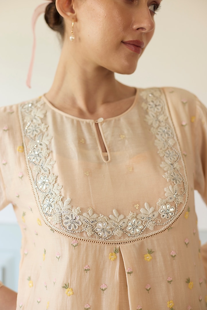 Peach Chanderi Silk Hand Embroidered Straight Kurta Set by Khyati Rughani at Pernia's Pop Up Shop