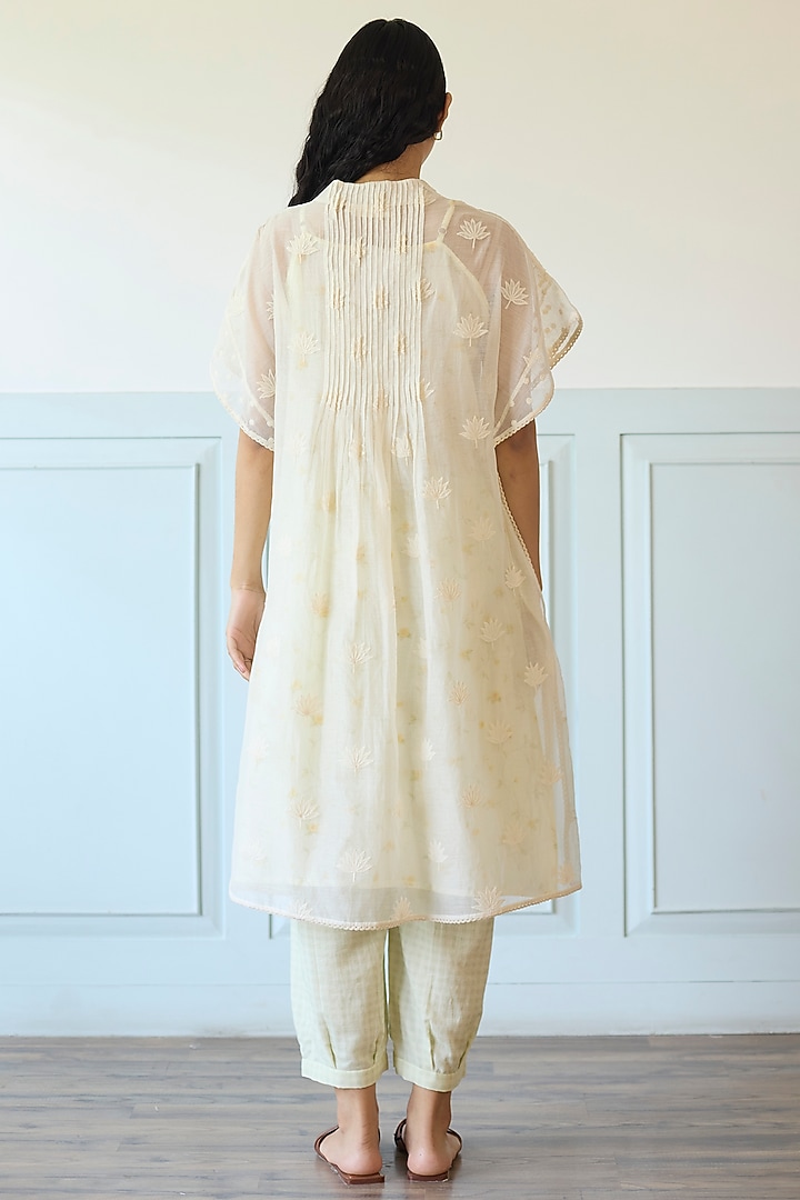White Chanderi Silk Applique Kaftan Set by Khyati Rughani at Pernia's Pop Up Shop