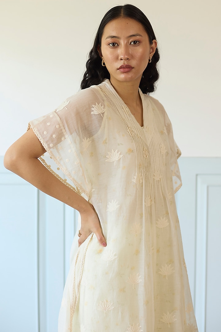 White Chanderi Silk Applique Kaftan Set by Khyati Rughani at Pernia's Pop Up Shop