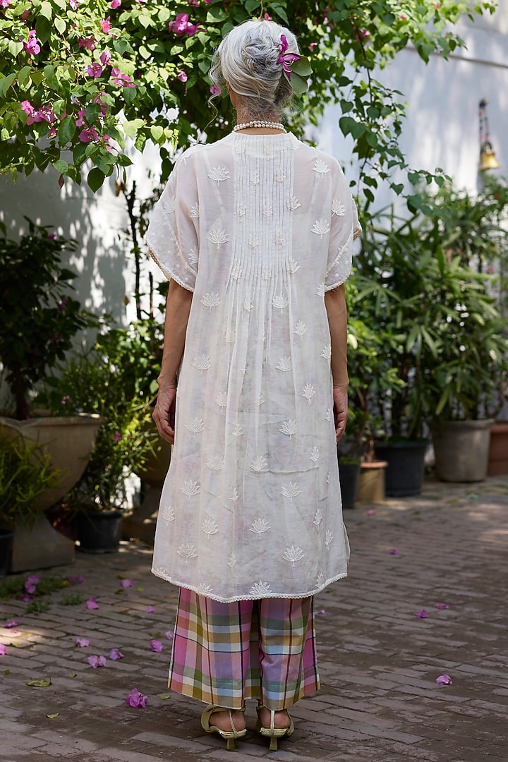 Off-White & Pink Silk Floral Embroidered Kaftan by Khyati Rughani at Pernia's Pop Up Shop