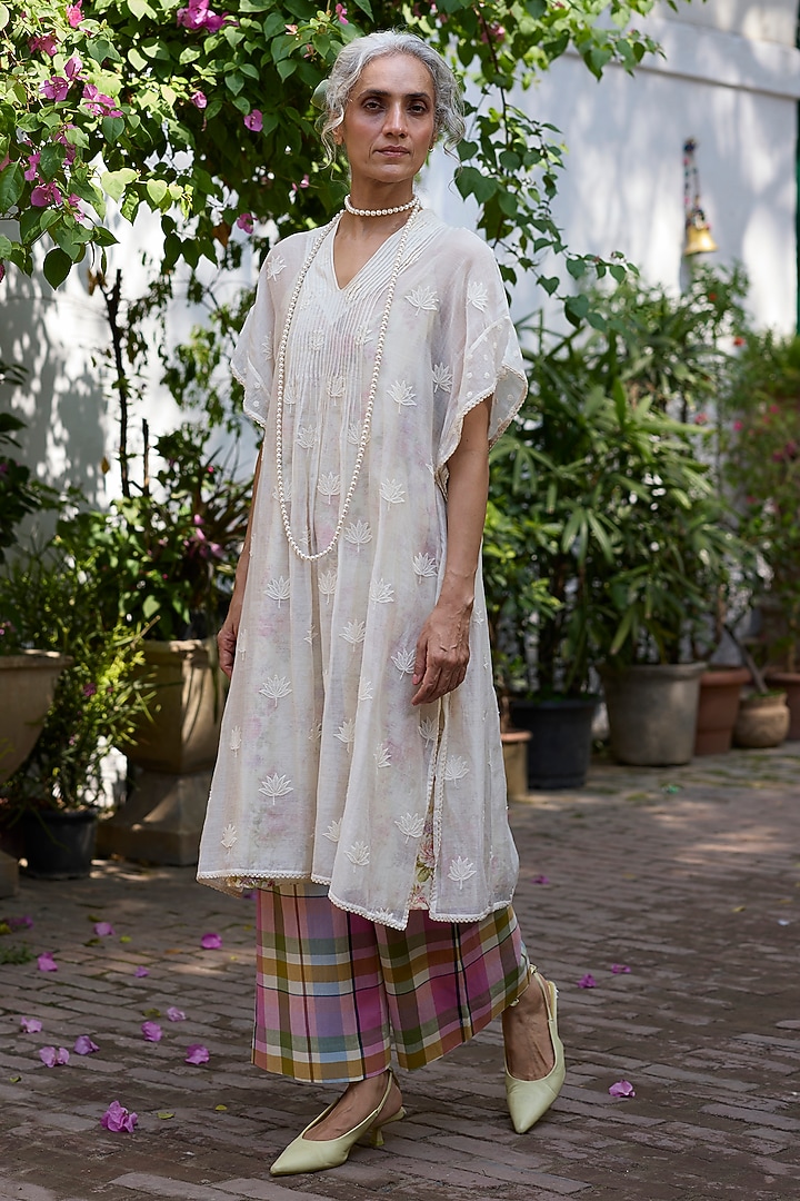 Off-White & Pink Silk Floral Embroidered Kaftan by Khyati Rughani at Pernia's Pop Up Shop