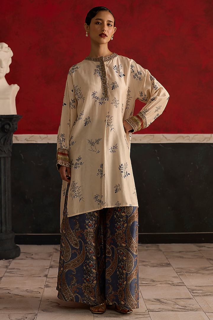 Off-White & Blue Silk Floral Printed Kurta Set by Khyati Rughani at Pernia's Pop Up Shop