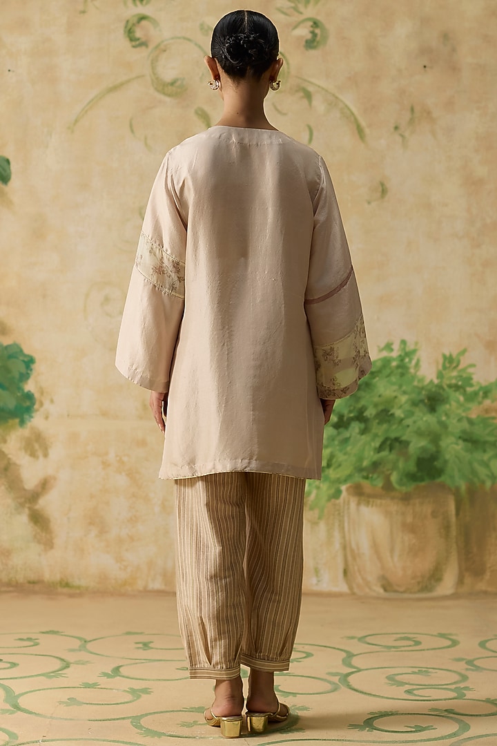 Beige & Pink Silk Beads Embellished Short Kurta Set by Khyati Rughani at Pernia's Pop Up Shop