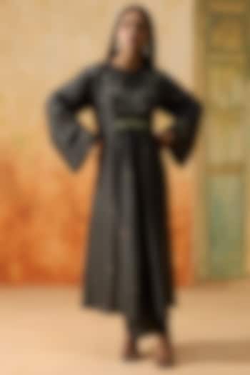 Charcoal Grey Silk Bandhani Printed Long Kurta Set by Khyati Rughani at Pernia's Pop Up Shop