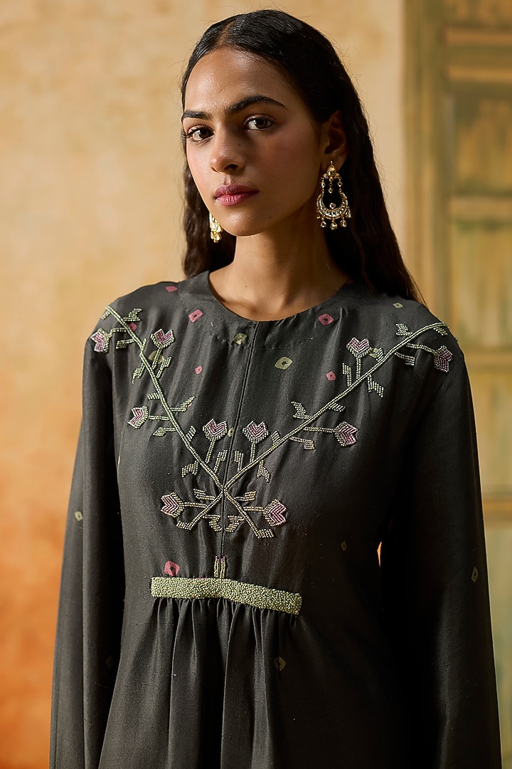 Charcoal Grey Silk Bandhani Printed Long Kurta Set by Khyati Rughani at Pernia's Pop Up Shop